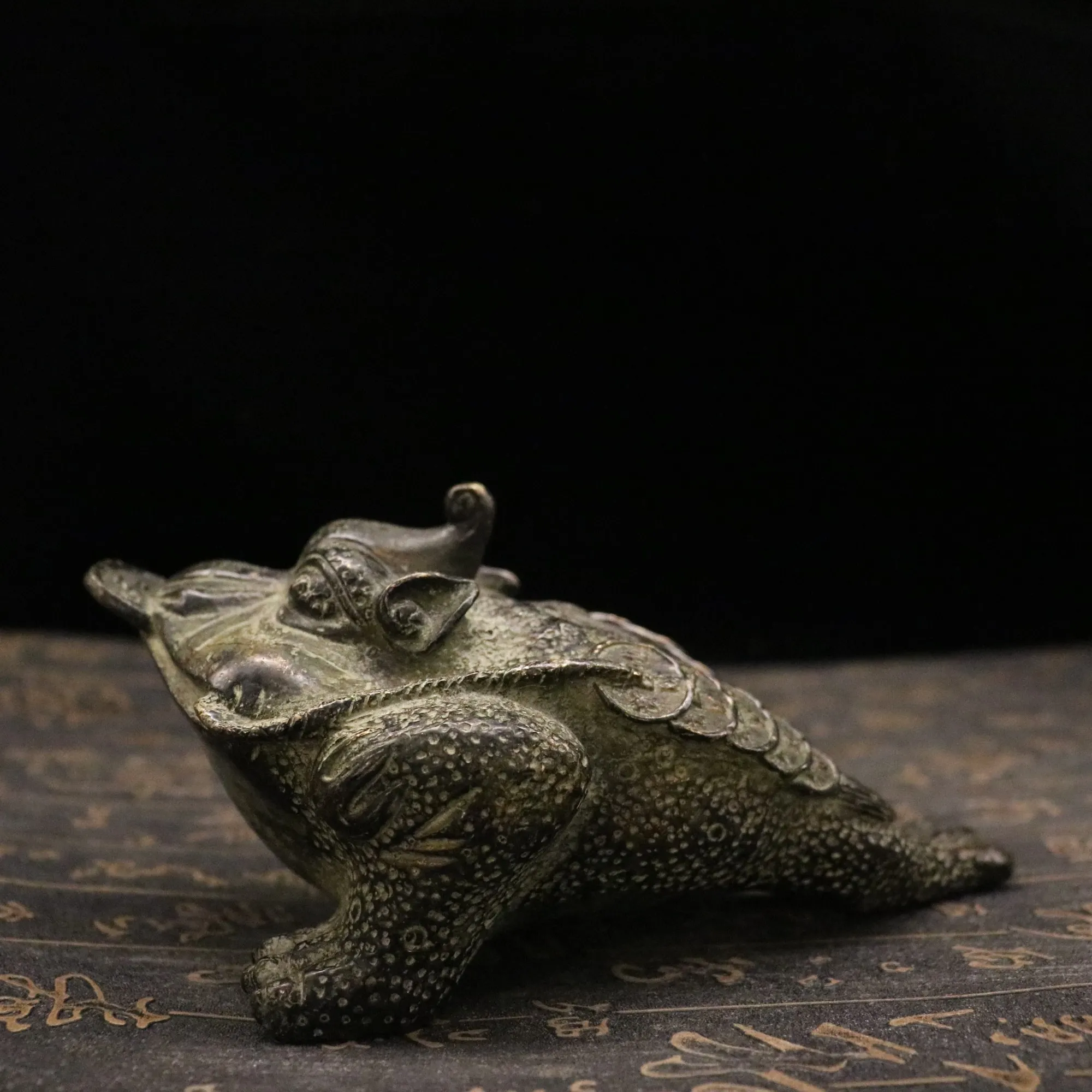 

7"Chinese Folk Collection Old Bronze Gilt Three-legged Golden Toad frog unicorn Feng Shui Office Ornaments Town House Exorcism