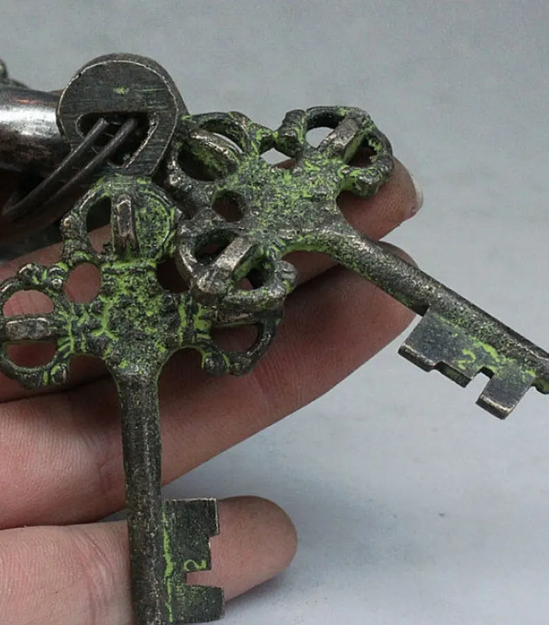 Старая тибетская буддистская Бронзовая статуя богини Сарасвати Кван Инь Будда