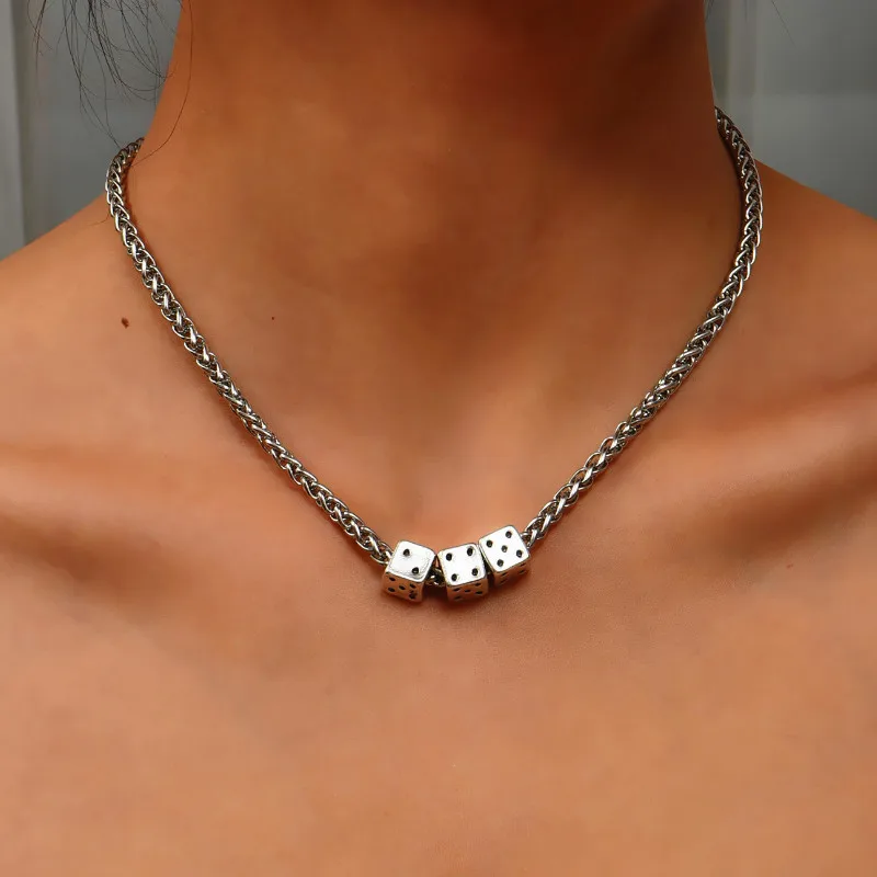 

2021 Women Temperament Sieve Pendant Necklace forTrend Female Jewelry
