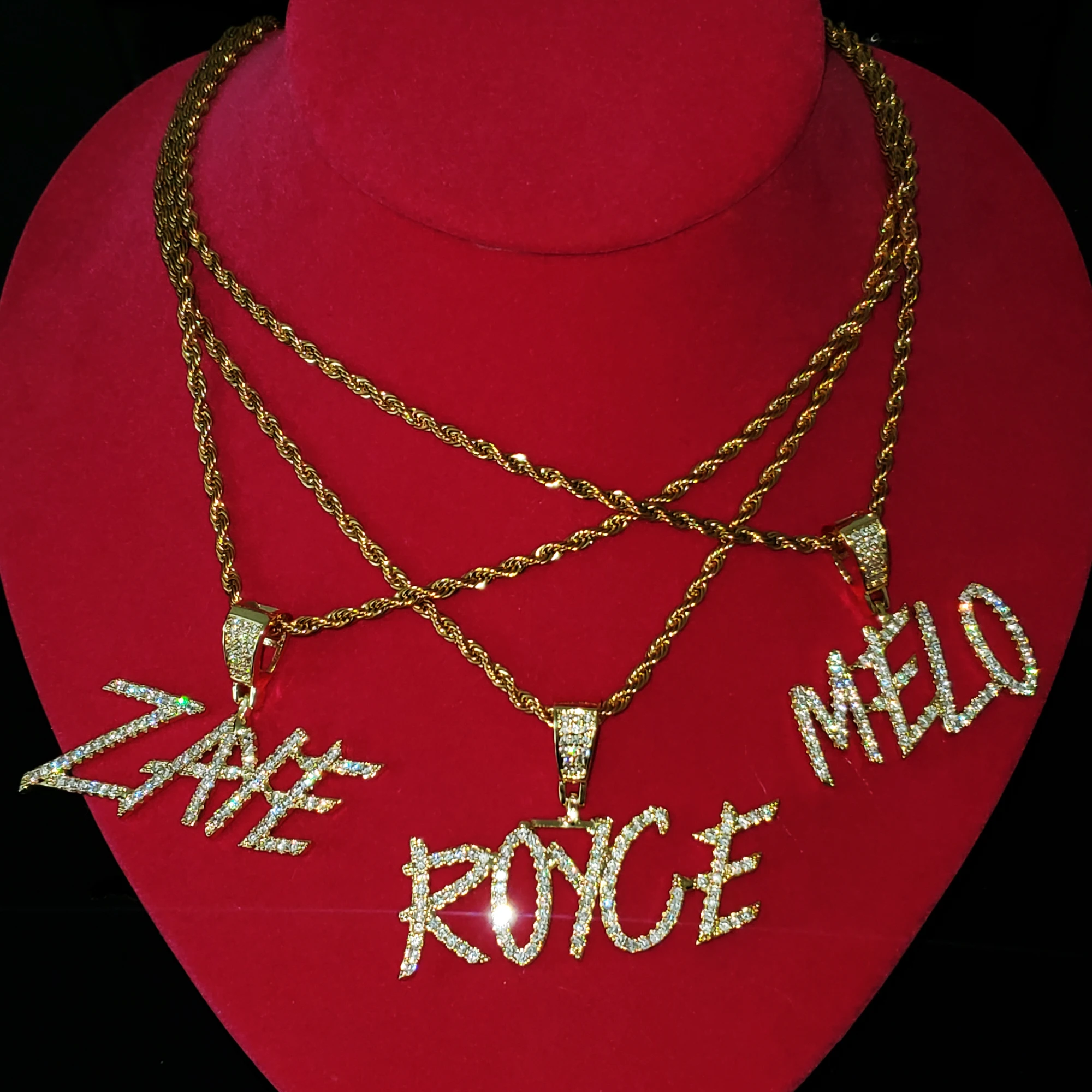 

Bling Icy Cubic Zirconia Customized Lettes Nameplate Pendant Custom Brush Letter Pendant Necklace Personalised Monogram Necklace