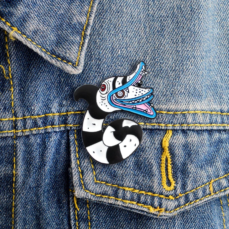Sea Sneak Enamel Pin Black And White Stripes Double-headed Snake Broioch for Gift Animal Badge Jewelry Denim Clothes Bags Jeans