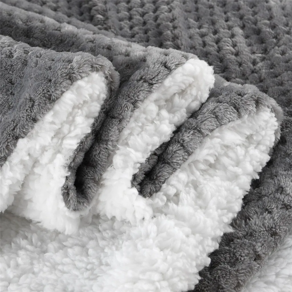 Мягкое теплое одеяло из кораллового флиса зимнее покрывало в клетку с ананасом