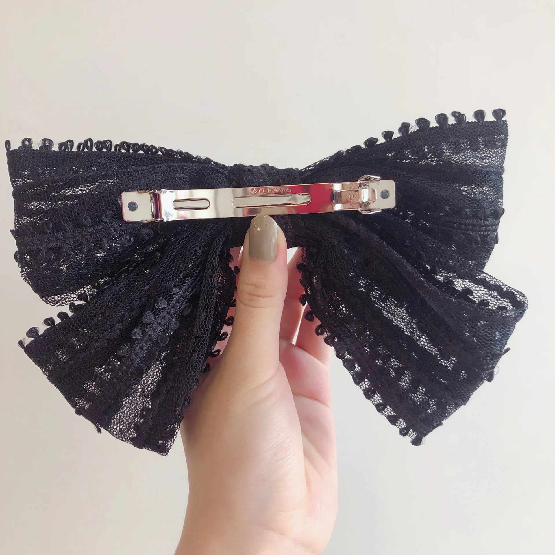 

Women Fashion Lace Spring Hair Clips Lady White Classic Hair Accessories