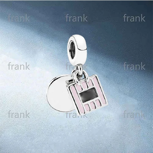 

791985EN40-Queen-Dangle-Charm