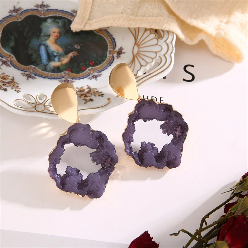 Женские серьги-гвоздики в богемном стиле с каплевидными камнями круглые