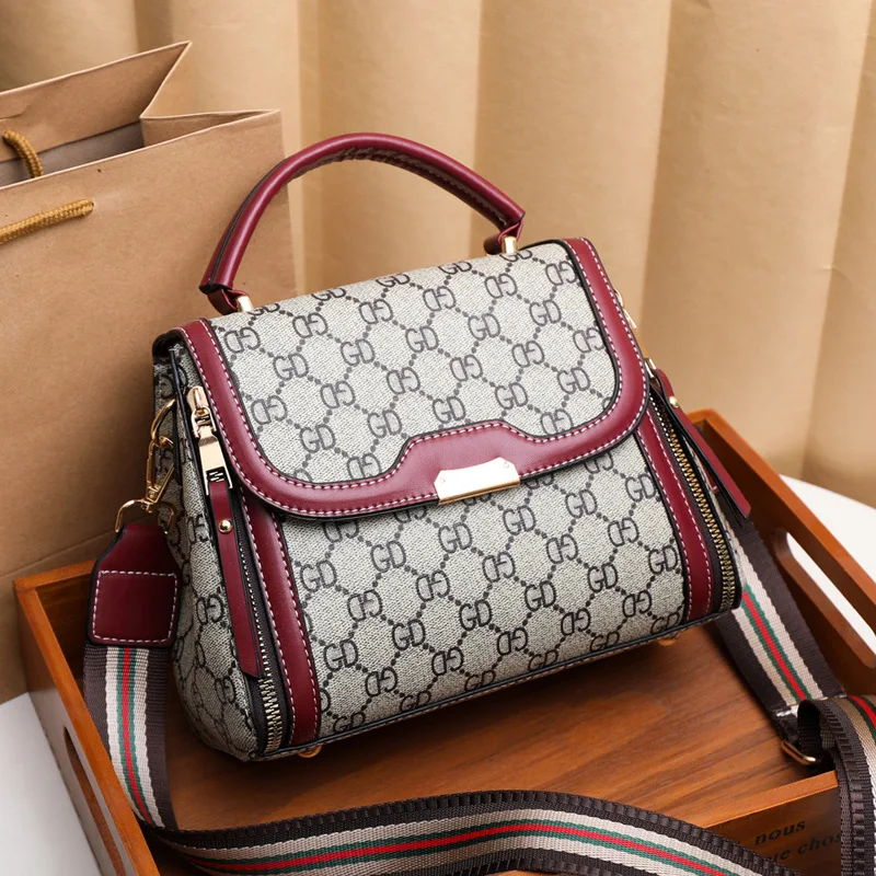 

Женская сумка через плечо в новом стиле, модная сумка через плечо с широким ремешком, Европейская и американская сумка-мессенджер в стиле ре...