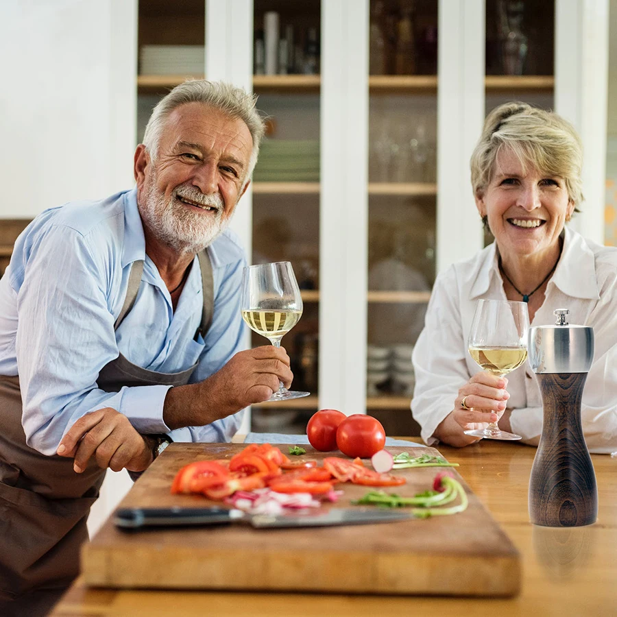 

Best Wood Pepper Grinder - Precision helix-shaped grooves - freshly grinding pepper, herbs and spices