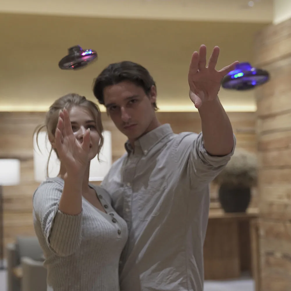 Flynova RC мини НЛО RC Квадрокоптер Fingertip обновление полета гироскопа Летающий Спиннер декомпрессия RC игрушки подарки для взрослых и детей