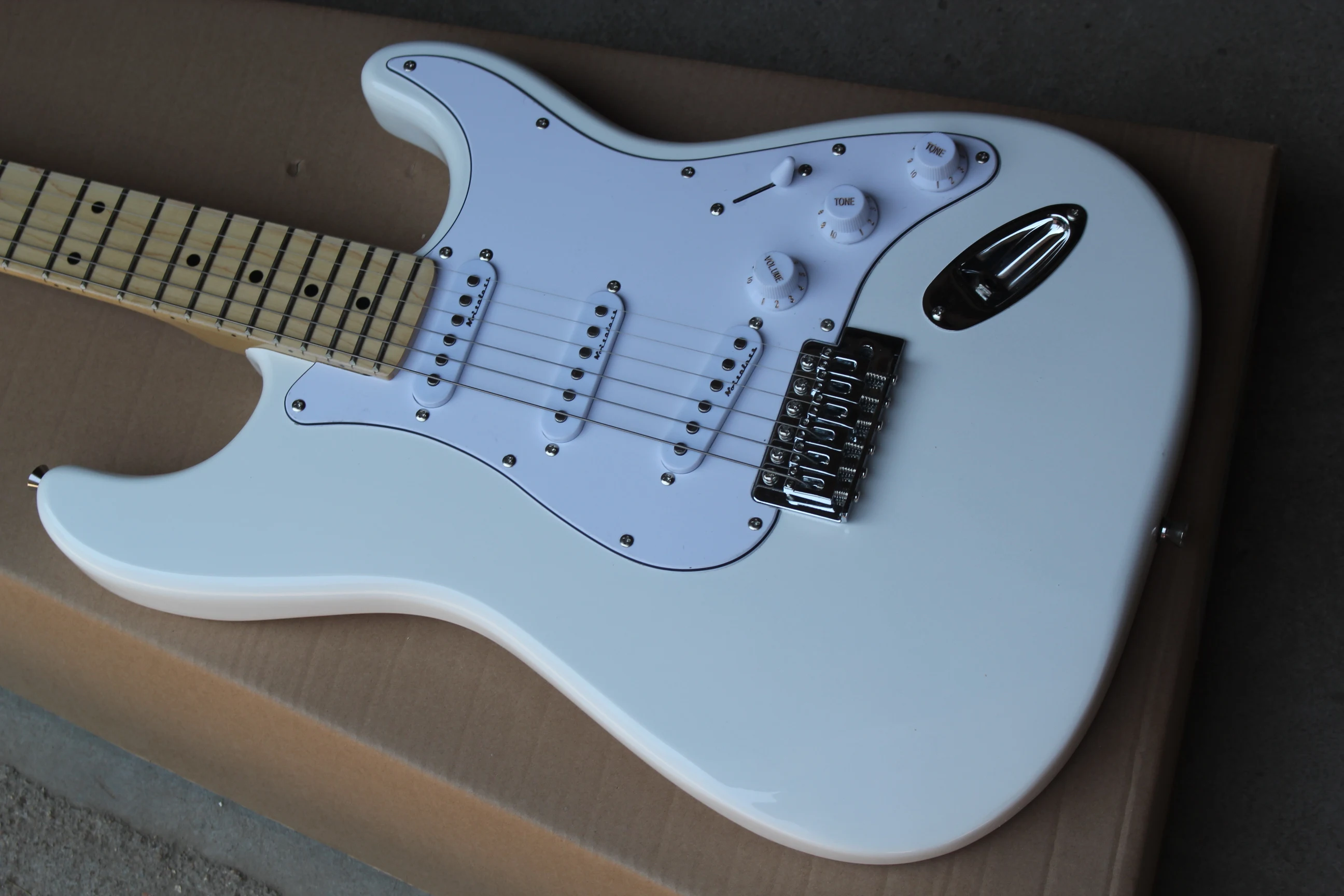 

Chinese guitar factory custom st Guitar white Black blue cream yellow Electric Guitar Real photo free shipping Top quality 8pai