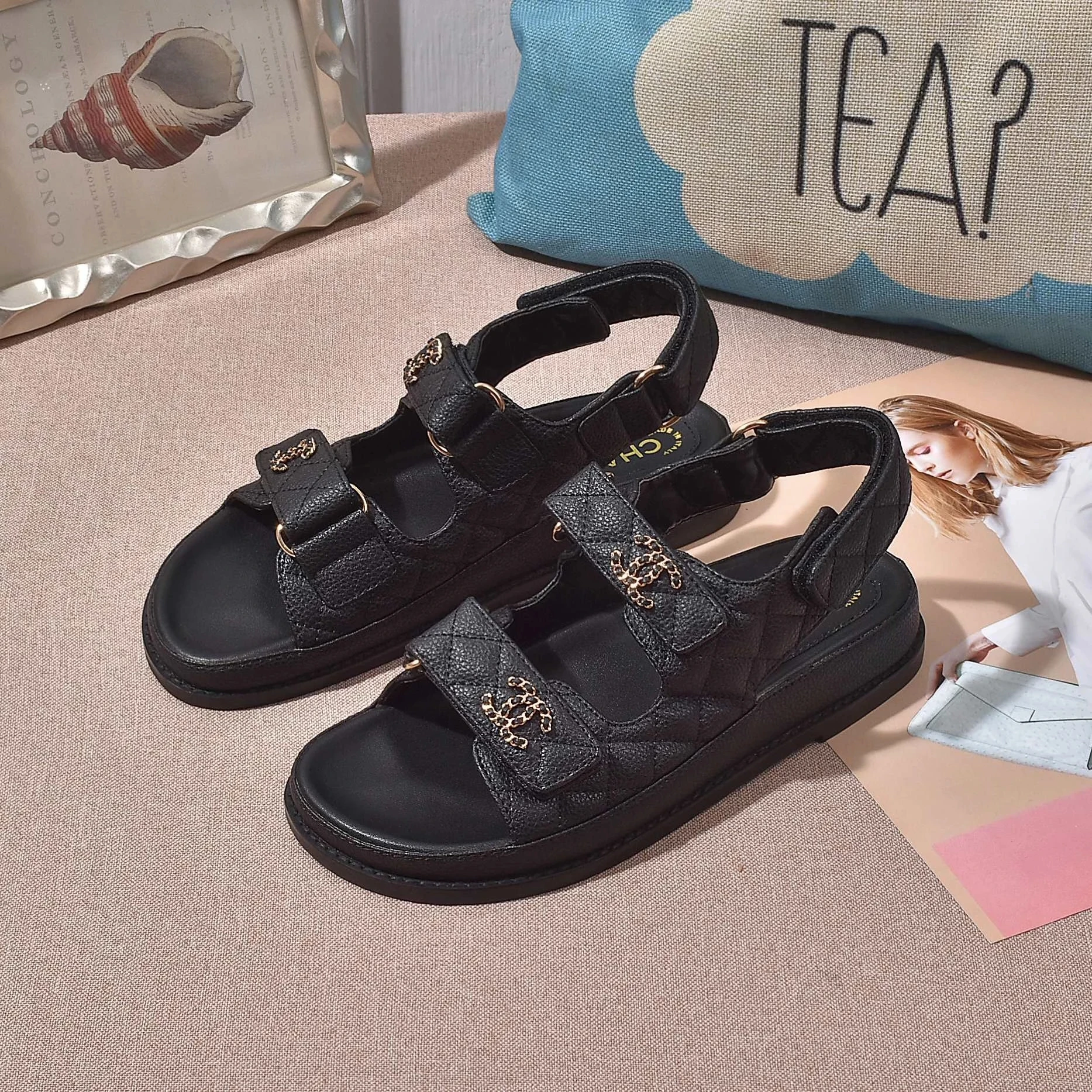 

Luxury Designer Brand Slippers High Quality 2021 Hot summer women Sandals Fashion Brand Flat Shoes Ladies gifts classic Slippers