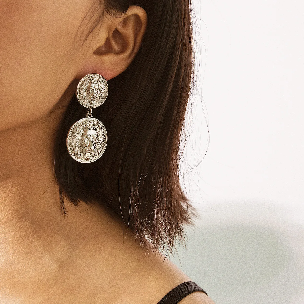 Модные Ретро серьги с рельефным львом для женщин оптовая продажа геометрические