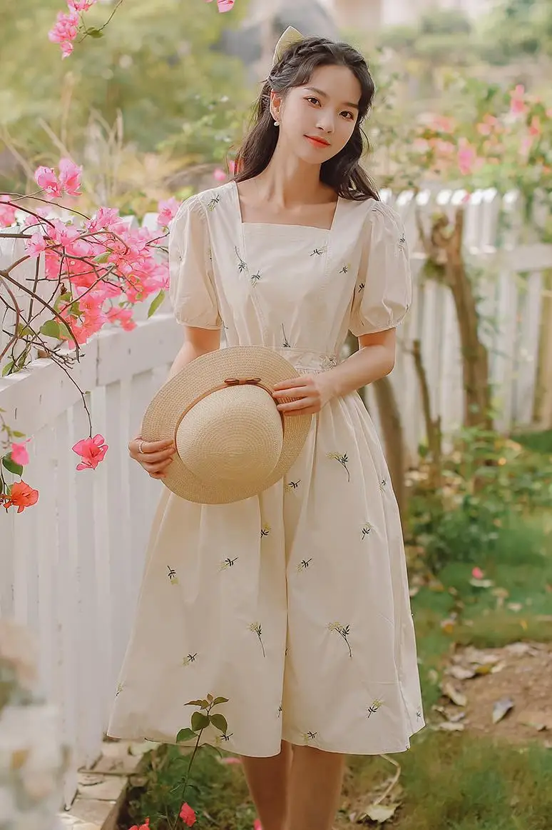 

COIGARSAM Short Women dress New Loose Embroidery Puff Sleeve Square Collar Dresses Apricot TS2737