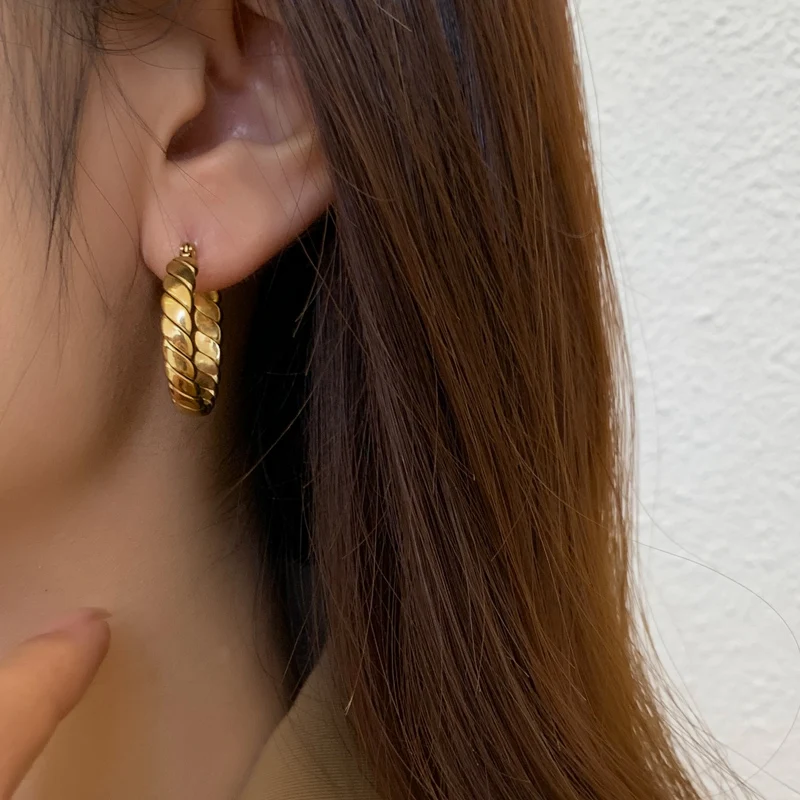 

Серьги-кольца женские из нержавеющей стали с геометрическим рисунком