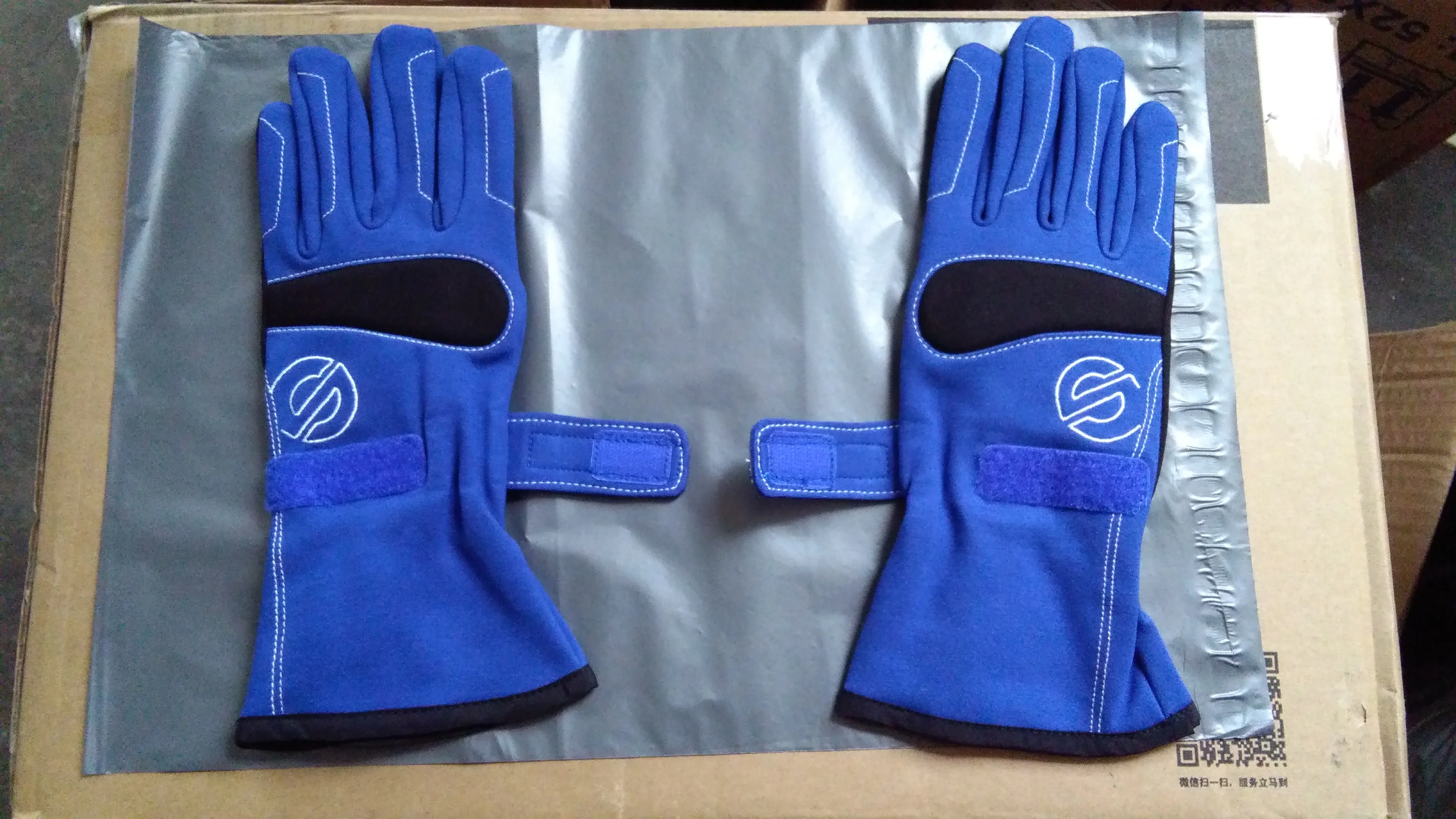 2016car racing gloves polyester leate long finger fit men and women size M L XL. |