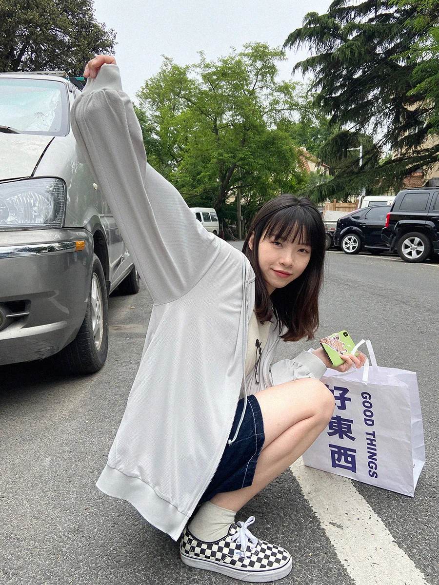 Женское тонкое солнцезащитное пальто с капюшоном легкое защитой от