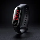 Новые светодиодные электронные спортивные светящиеся часы с датчиком чистый цвет регулируемые часы для мужчин и женщин Простые электронные часы # p30