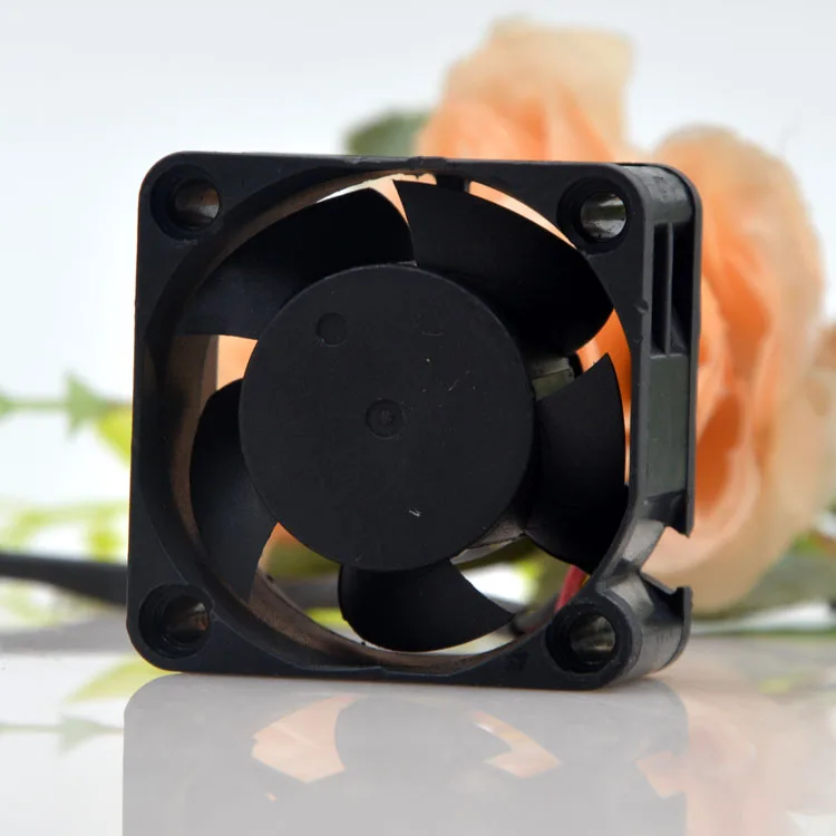 

Yonglin DFB402024M 4CM 24V 1.9W 3-Wire Converter Fan 4020 Server Fan
