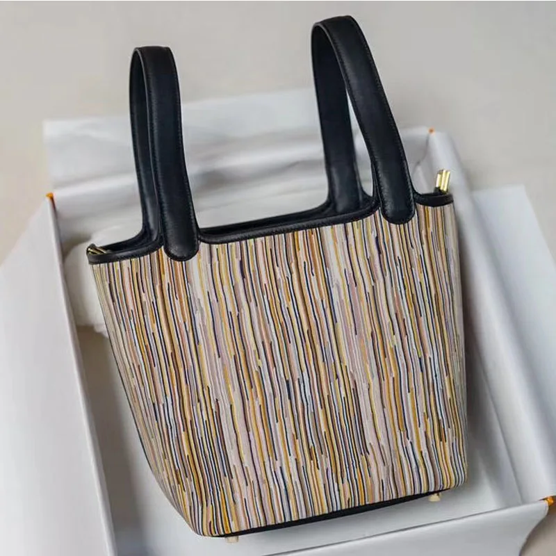 

Customized food basket bucket bag hand stitched wax thread H classic leather Vibrationu sheepskin water ripple