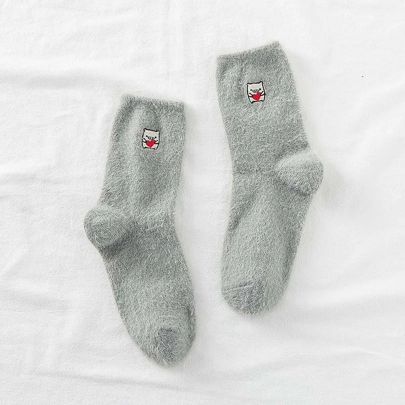 Gray Socks Зимние носки с вышивкой милой свиньи, мягкие теплые женские носки, японский Отдел колледжа, модные Веселые носки, подарки - Цвет: Gray Socks