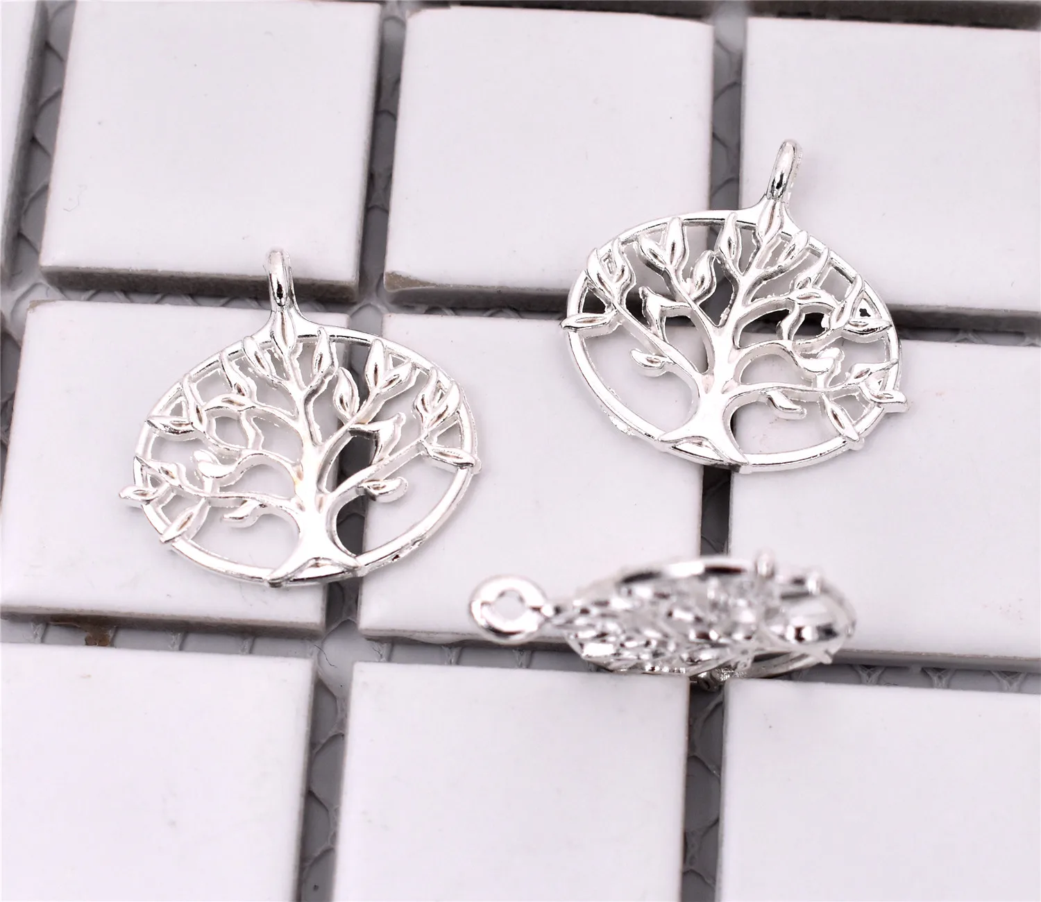 

Подвеска в виде дерева, покрытая серебром, 27x26 мм, 10 шт./лот