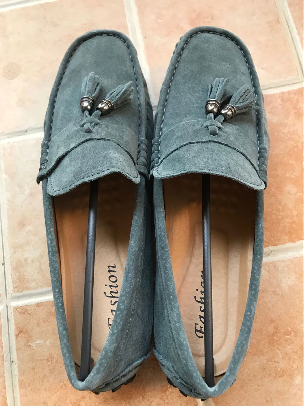 WDE-1651-Grey Мужские лоферы с кисточками; Мужские Кожаные слипоны; обувь для вождения; Замшевые мужские водонепроницаемые мокасины; мужские повседневные лоферы на плоской подошве; мужские мокасины; Цвет Красный - Цвет: WDE-1651-Grey