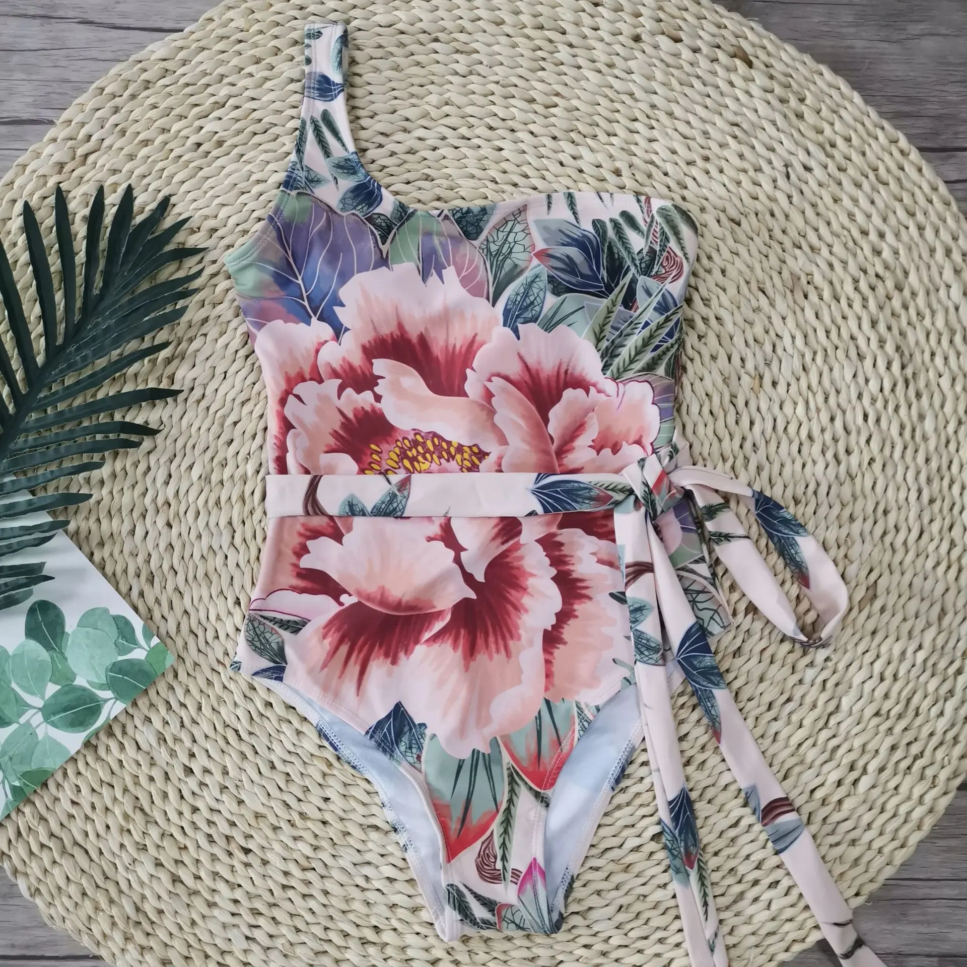 

2021 new one shoulder printed floral one piece swimsuit strap swimsuit for women