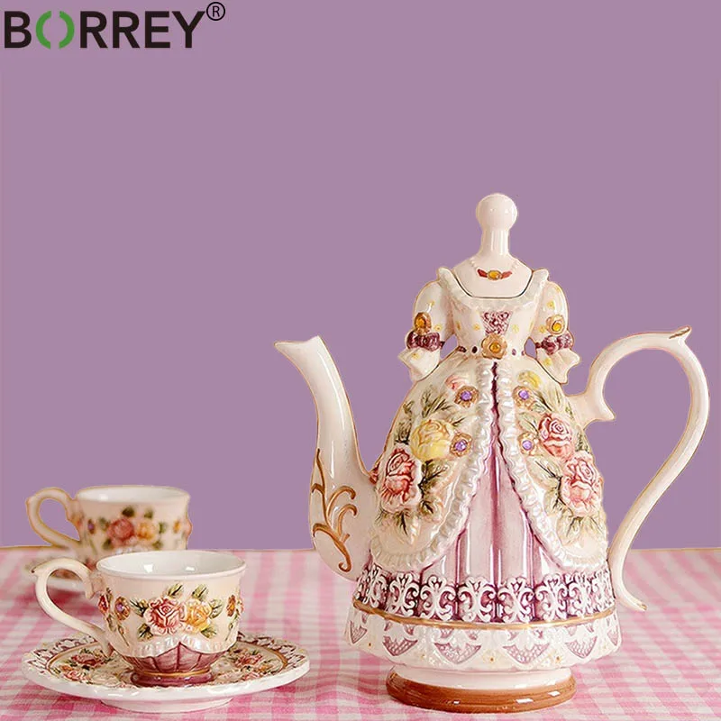 

Керамический кофейник BORREY, красивый чайный набор, европейская рельефная кофейная чашка с тарелкой, статуэтки, фарфоровый кофейник, свадебн...