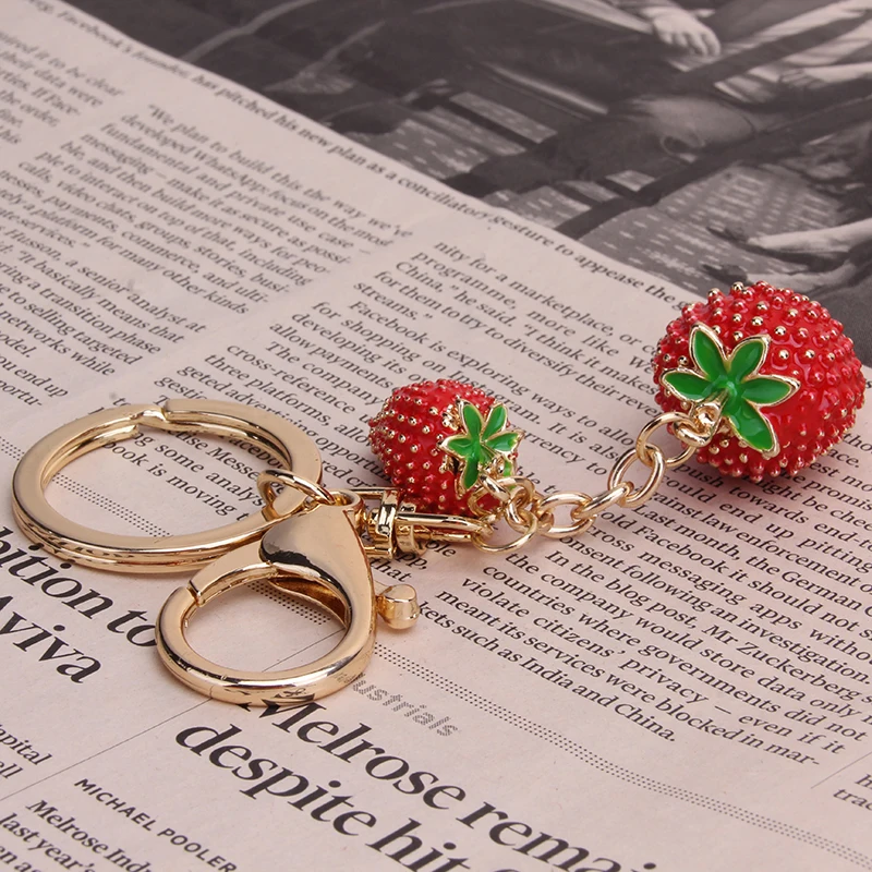 

1PC Strawberry Red Keychain Keyring For Women Girl Jewelry Simulated Fruit Cute Car Key Holder Keyring Best Friend