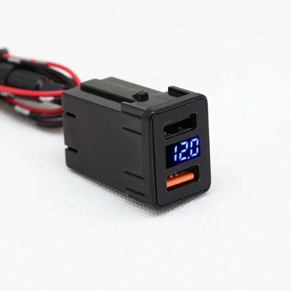 Автомобильное зарядное устройство QC3.0 быстрое с дисплеем двойным USB портом для