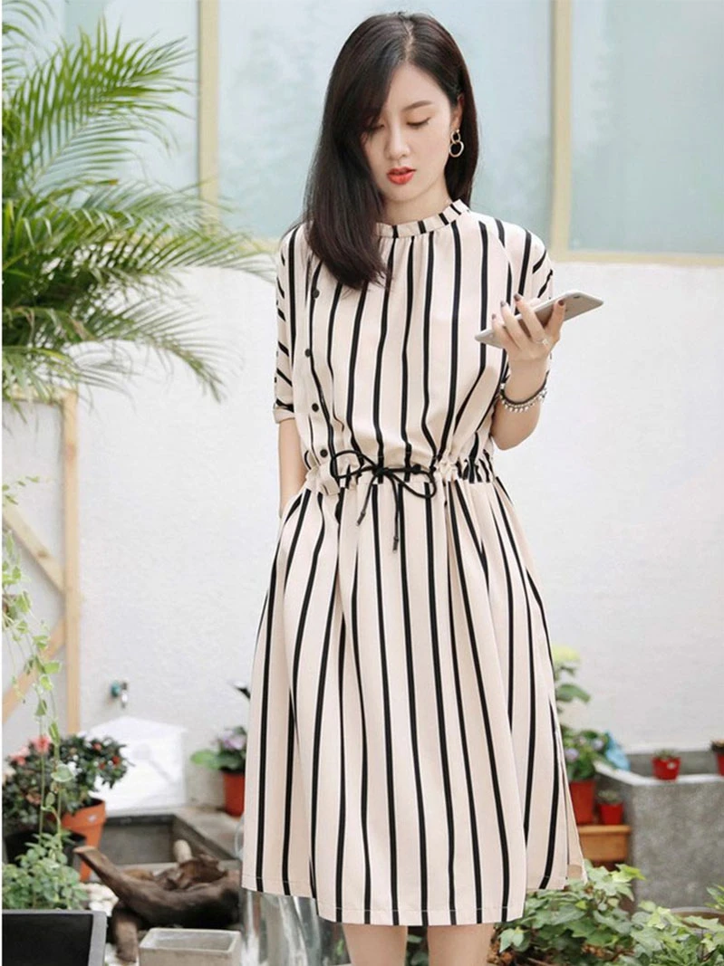 

2021 Summer White Black Stripe Round Neck Midi Shirt Dress Female Elegant Half Sleeve Elastic Waist Striped Dresses for Women