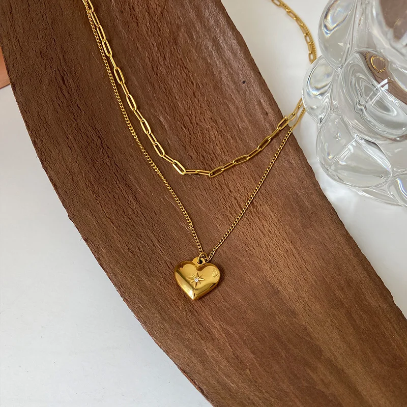 

Titanium With 18K Gold Zircon Heart Charm Necklaces Women Jewelry Runway T Show Party Designer Gown Top Ins Japan Korean Trendy