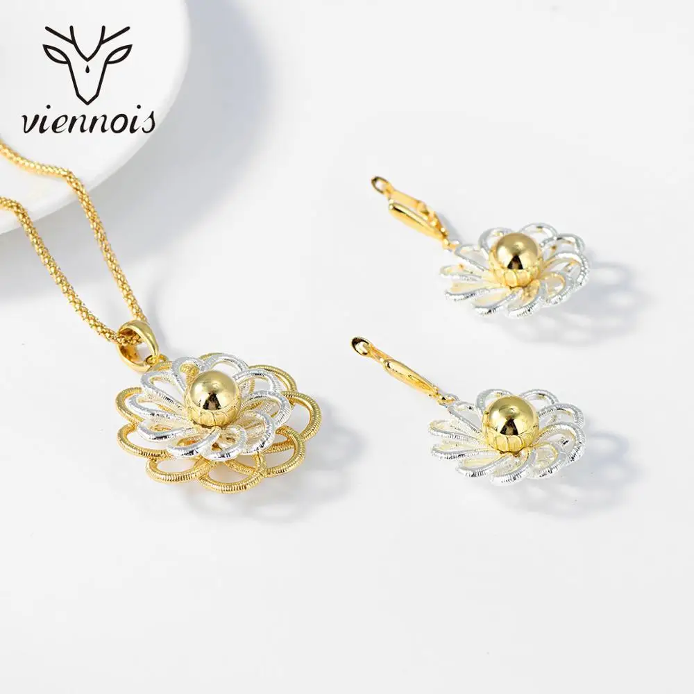 

Viennois Duabi Jewelry Set Gold Pleated Jewelry Set Mix Color Flower Necklace and Drop Earrings Jewelry Set