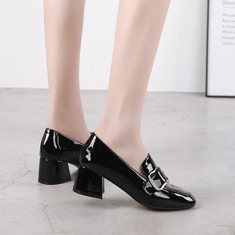 Женские офисные туфли из ПУ кожи бежевые или черные повседневные на толстом