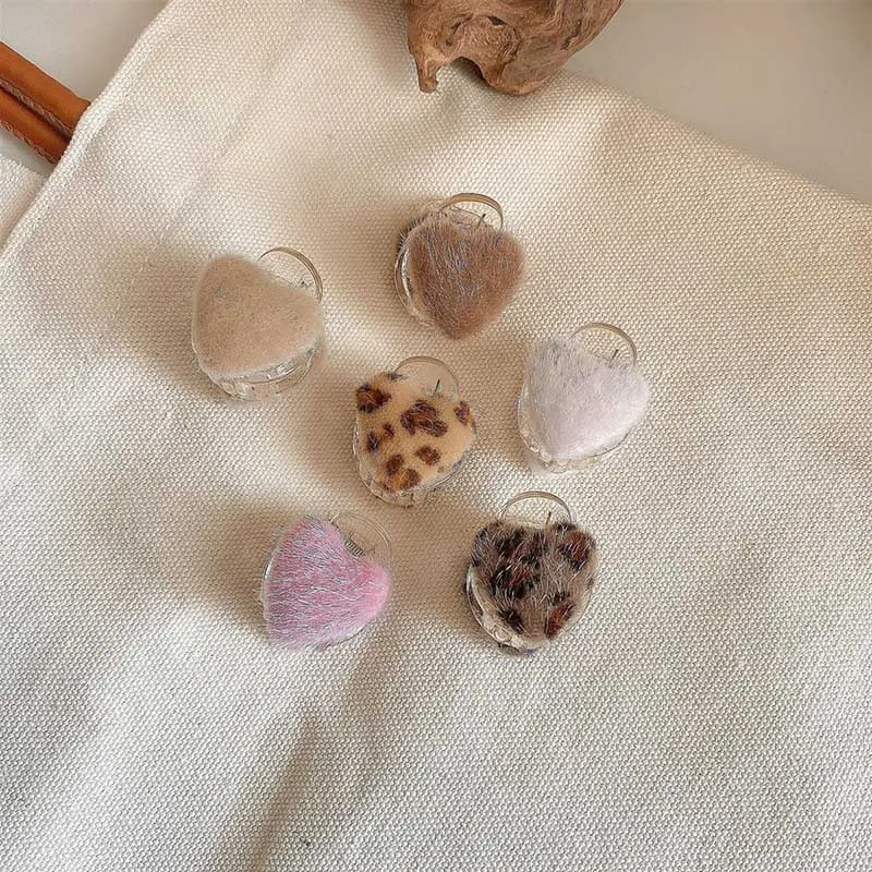 

Hair Clip Plush Hair Catching Clip Faux Fur Small Hair Claw Girl Heart Bangs Clip Korean Hair Accessories Gifts