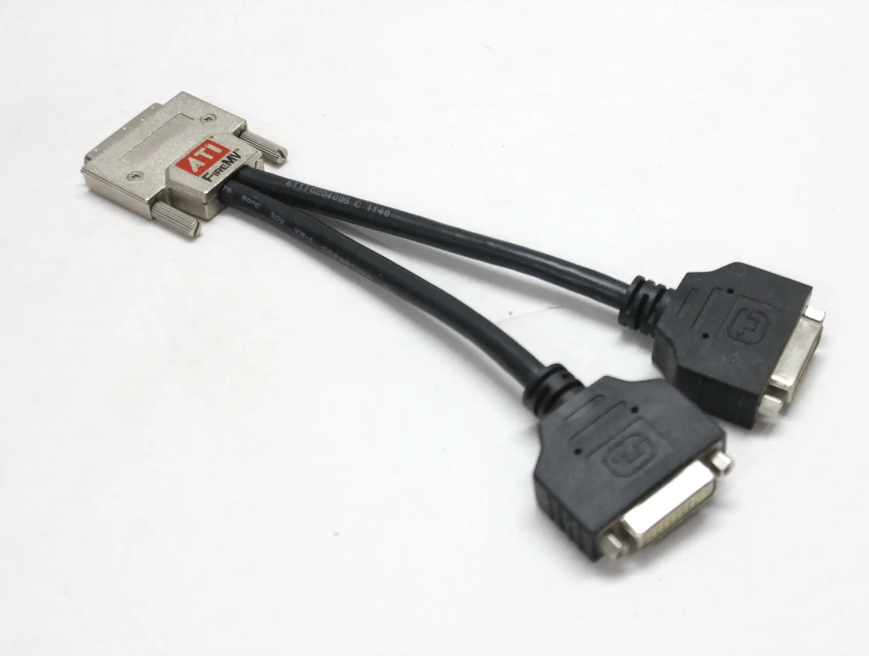 Б/у оригинальный разветвитель кабель ATI 6111020400G VHDCI DVI FireMV 2400 2450|for cable|dvi splitter cablevhdci
