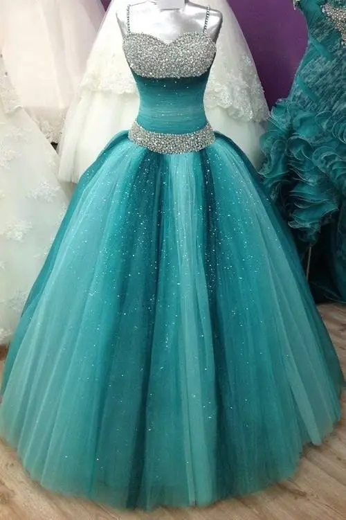 

2021 Cheap Ice Blue Prom Dresses Spaghetti Straps Tulle Beaded Crystals Party Sweet Quinceanera Gowns abiye gece elbisesi