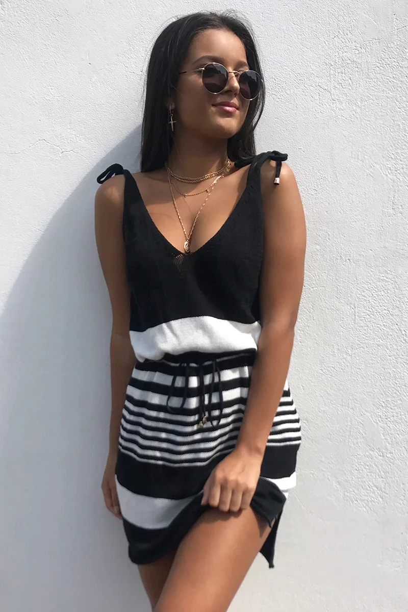 

2021 New Dress Knitted Holiday Sexy V-neck Striped Suspender Skirt Women's Summer Beach Sleeveless Sexy Mini Dresses