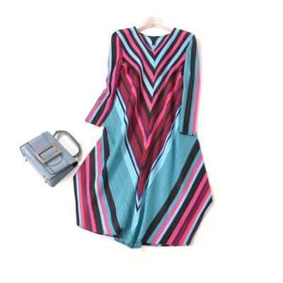 

HOT SELLING Miyake new fold baroclinic plait dress V-NECK irregular stripe dress IN STOCK
