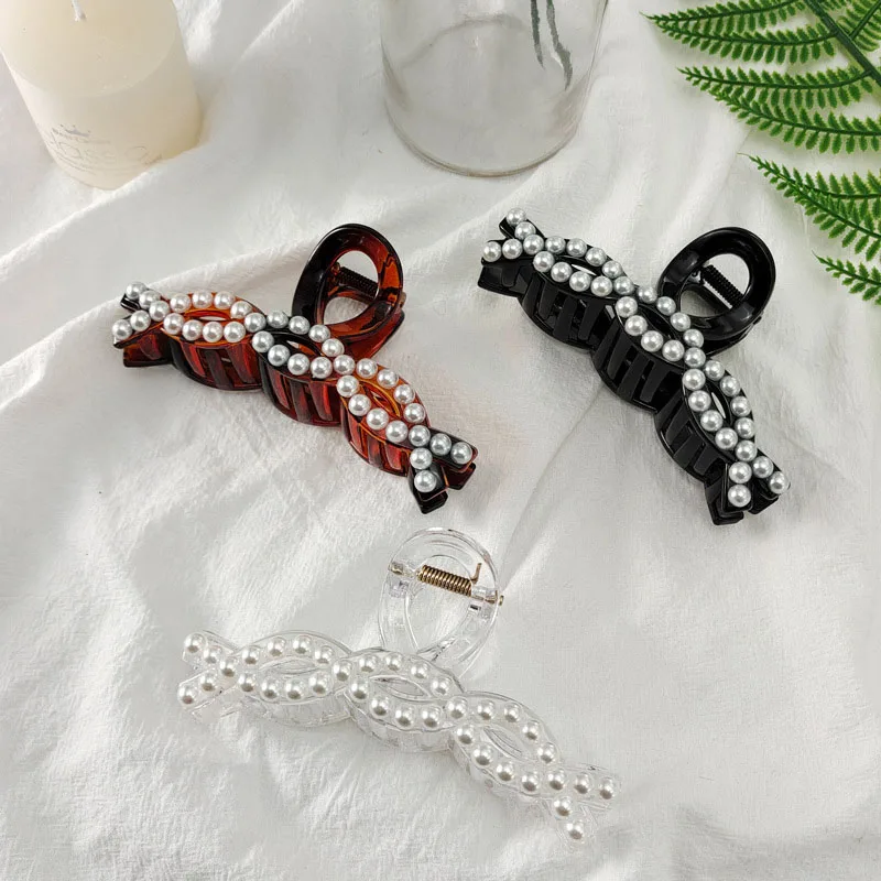 

Acrylic Hair Claws Pearl Claw Clips For Woman Large Size Barrette Crab Ladies Fashion Hair Accessories Korea Ins Geometric Cute