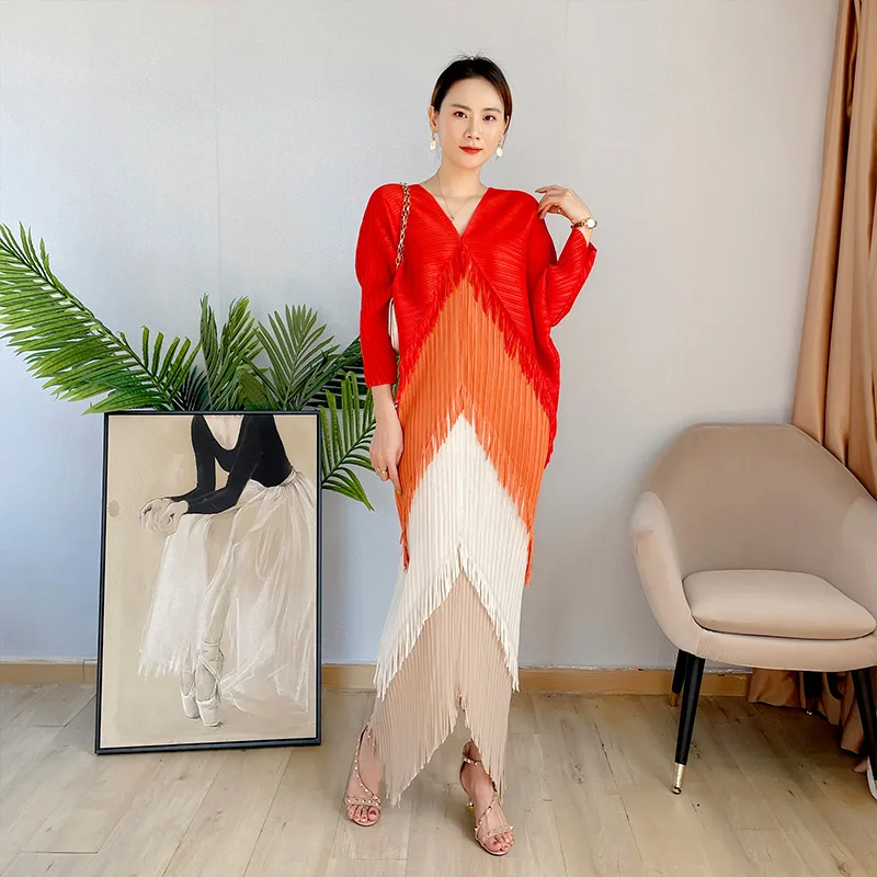 

TIANPEI Tassel Dress Autumn 2021 Bat Sleeve Pleated Dress Loose fashion Long Dress Japanese