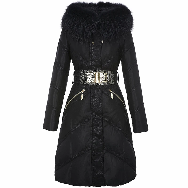 Женская зимняя куртка пуховик с воротником из натурального меха енота длинная
