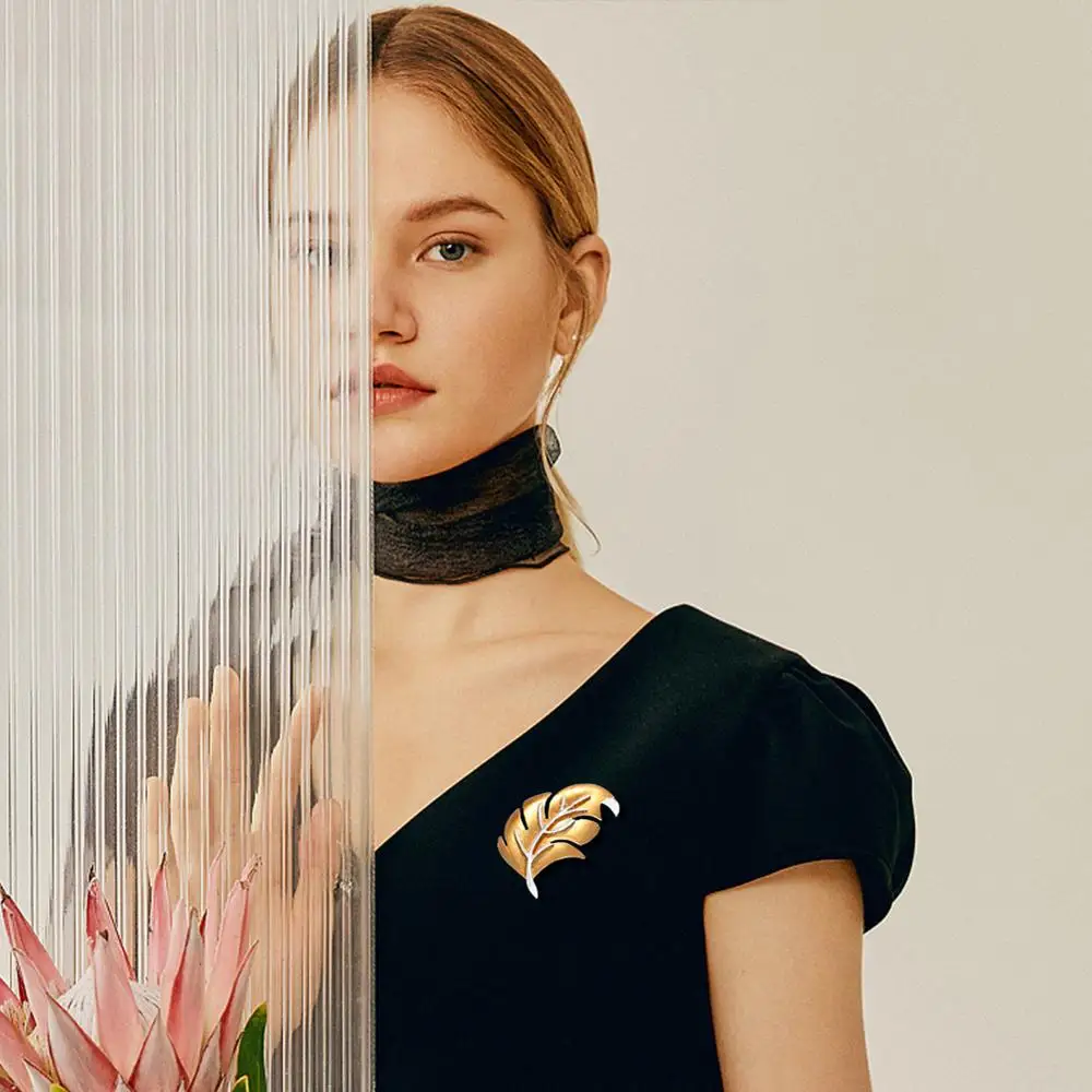 

2020 New High Quality Elegant Leaf Fashion Pin Brooch Metal Luxury Wedding Dress Corsage Brooches And Pins For Women Accessories