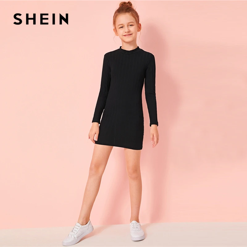 SHEIN Kiddie/черное трикотажное платье в рубчик с воротником-стойкой для девочек; Повседневное платье для девочек; осень г.; обтягивающие детские мини-платья с длинными рукавами