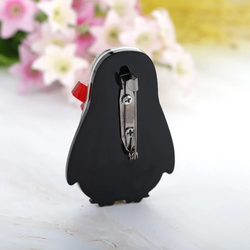Blucome Handmade Acrylic Pig Penguin Brooches For Women Child New Year's Gift Red Scarf Animal Cloth Accessories Harajuku Brooch |