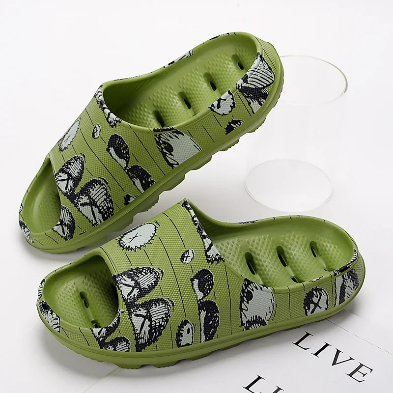 

Fashion Green Graffiti Print Fish Slippers Men Casual Hole Sole Garden Slippers Unisex Home Non-slip Men Slides zapatillas casa