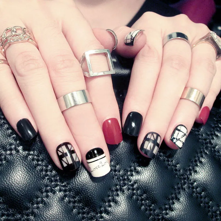 Короткий узор 24 листа/набор искусственные накладные ногти Круглый полный Чехол