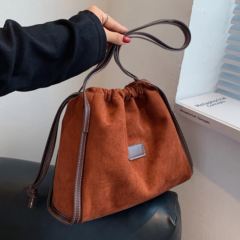 

Korean style Drawstring bucket female Shoulder bags 2022 winter new Ladies handbag Brand design women totes Large capacity bolsa