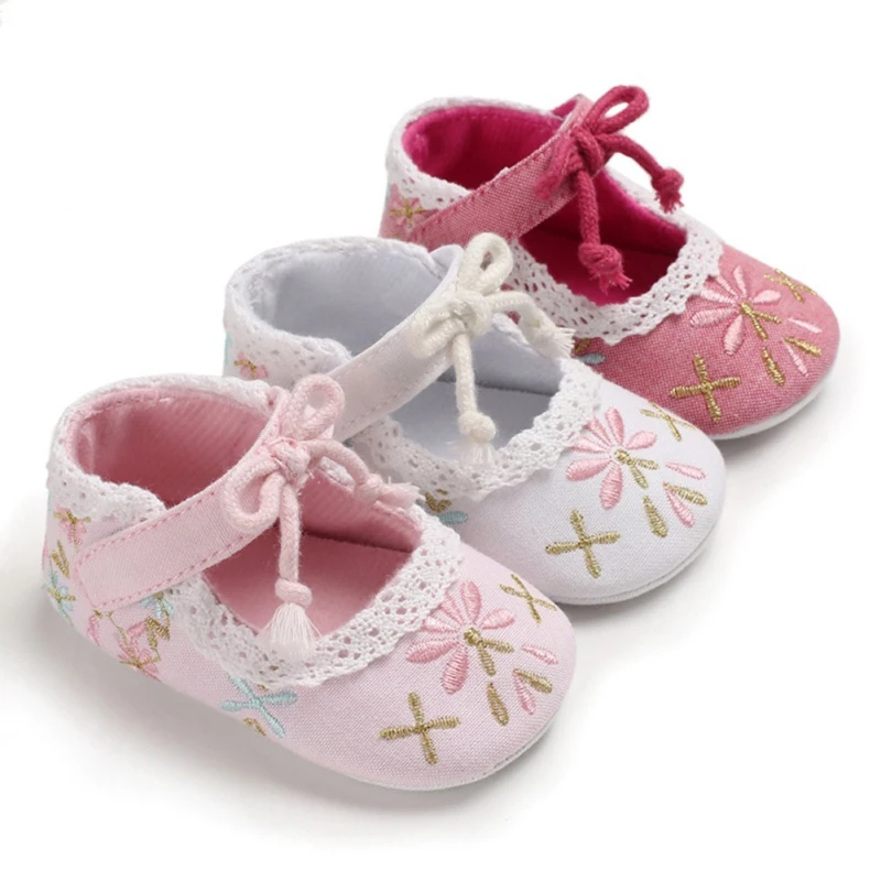 

Lovely Floral Newborn Baby First Walkers Embroidery Baby Shoes 0-18M Toddler Girl Crib Shoes Pram Soft Sole Prewalker