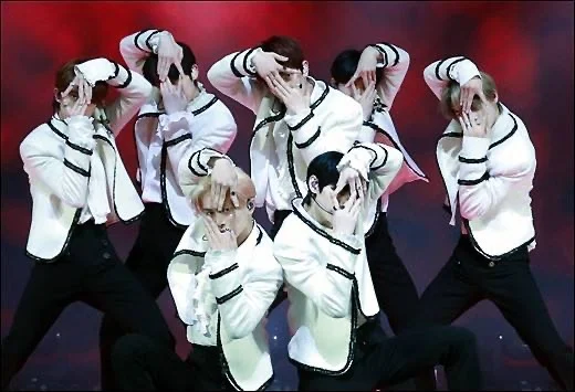 Мужской костюм с надписью Have You 2 белый группы EXO | Мужская одежда