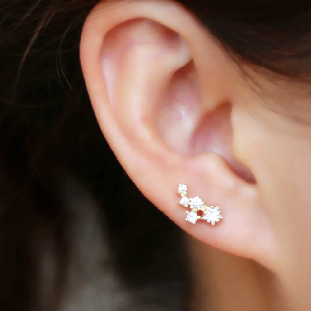 Лидер продаж минималистичные маленькие серьги гвоздики с фианитами на новый год